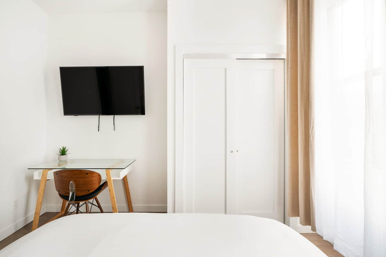 Room 4, 1290-3 New Renovated 2 Bedrooms in UES, New York