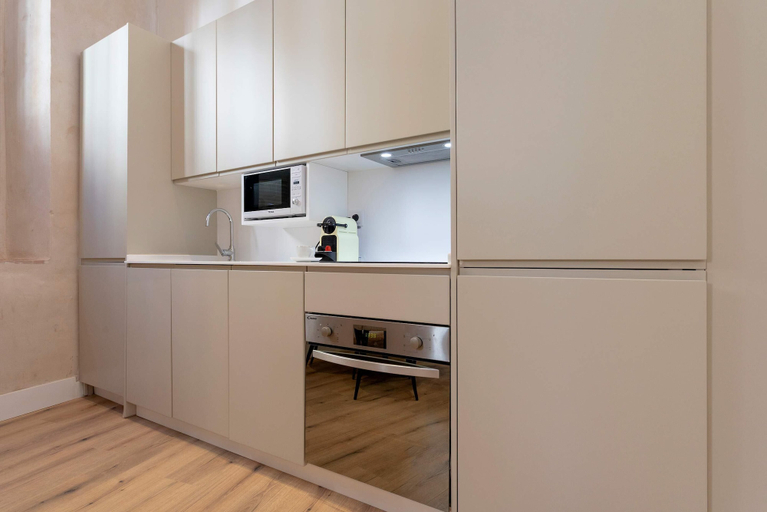 Others 5, Genteel Home Rodrigo Caro, Sevilla