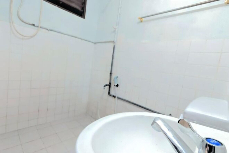 Bathroom 2, Marang Guesthouse Resort, Marang