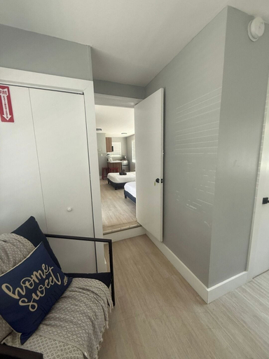 Floor plan 3, Dania Beach Getaway 2 Studios for 6 Guests, Broward