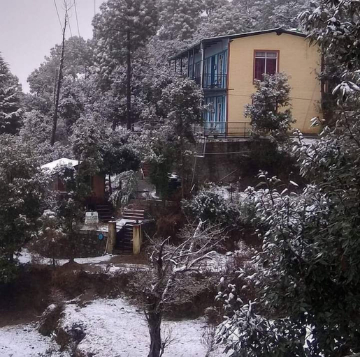 Front of property 5, Hotel Kaafal Cottage Ranikhet, Almora