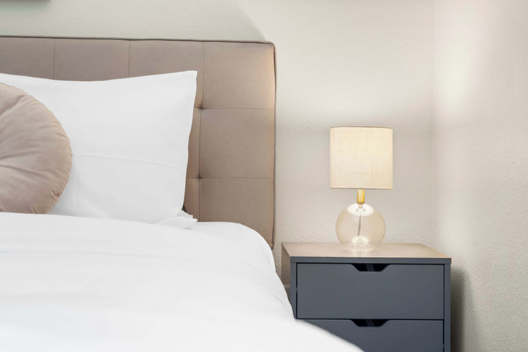 Room 3, Skyview Getaway 2bdr for 4, Taney