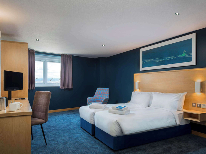 Room 2, Travelodge Beckington, Somerset