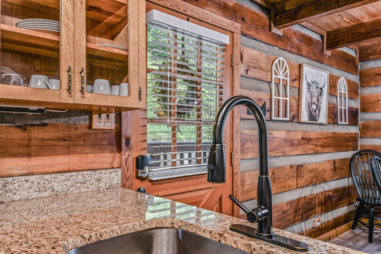 Interior 2, Hidden Acres Lodge 3 Bedroom Cabin, Sevier