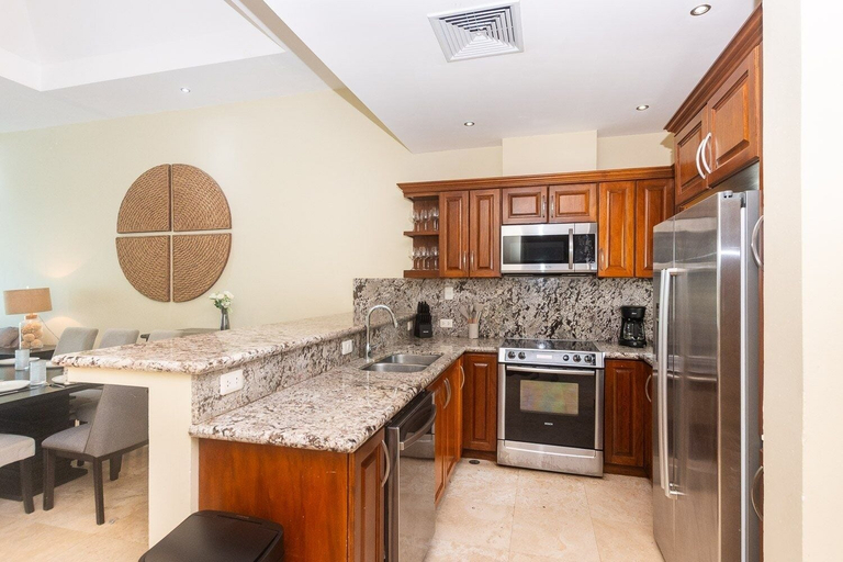Private kitchen 5, Pristine Bay 1002 3 Bedroom Home, Roatán