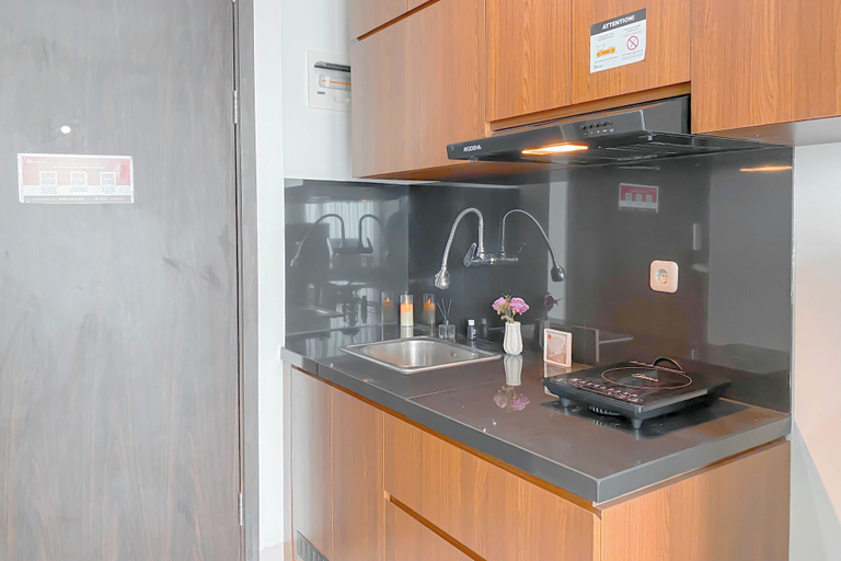 Private kitchen 4, Strategic And Homey Studio At Lrt City Bekasi Apartment, Bekasi