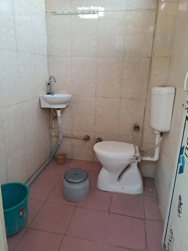 Bathroom 4, Narmada Guest House, Indore