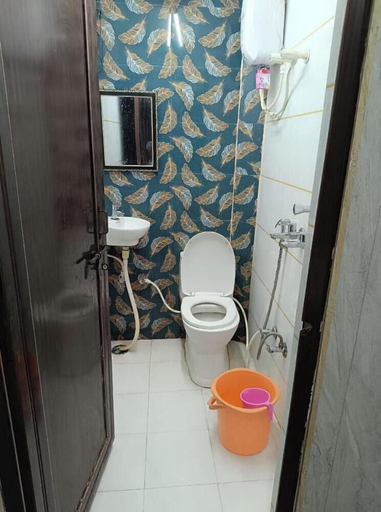 Bathroom 3, Shiv Kashi Paying Guest House, Varanasi