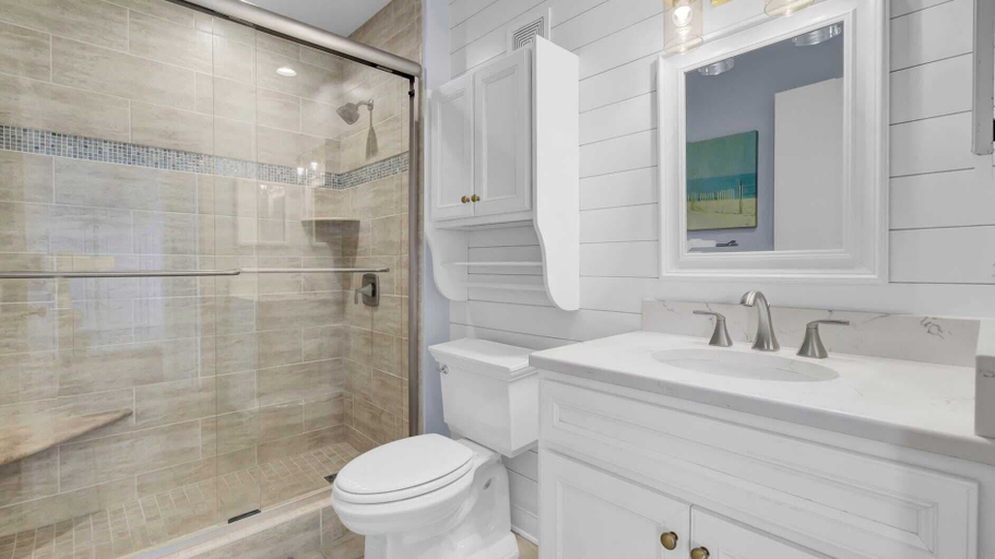 Bathroom, 204 B Port O Call by Avantstay Beachfront Condo!, Charleston