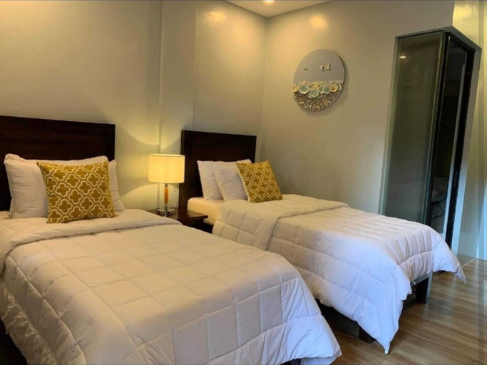 Room 5, OYO 1177 The Great Molave, Alfonso