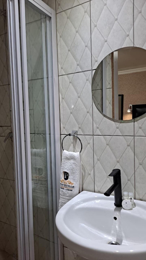 Bathroom 5, Princeville Guest-Lodge, City of Johannesburg