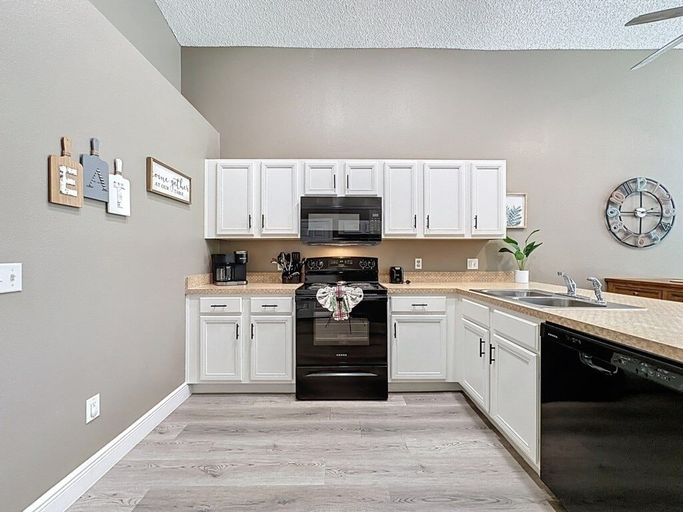 Private kitchen 4, Terra Verde Resort 4 Bed Pool/spa Villa 4 Bedroom Villa, Osceola