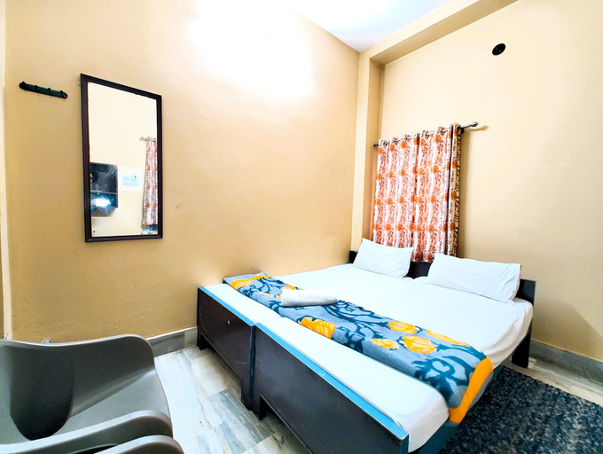 Room 2, Hotel Teerth Guest House Varanasi, Varanasi
