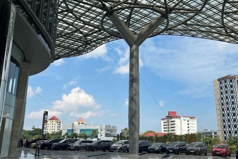 Interior 4, 53rd Floor, 2 Br, Netflix, Apt with View by Sky, Batam