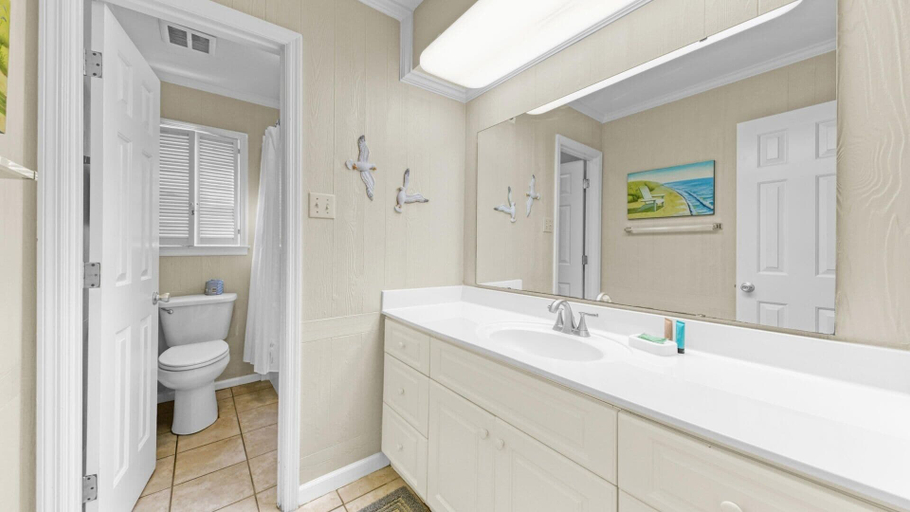 Bathroom 3, Holiday House 5 Bedroom Home, Okaloosa