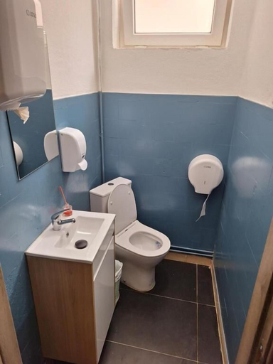 Bathroom 2, Hostel Pearl, Portimão