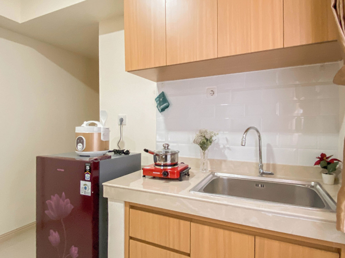 Private kitchen 4, 2Br Near Paramadina University At Meikarta Apartment, Cikarang