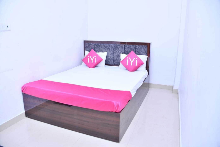 Room 2, Hotel Grand Inn, Unnao