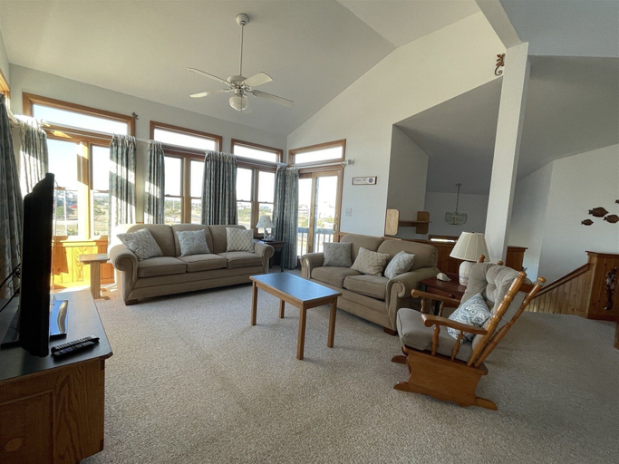 Living area 5, The Baited Hook 4 Bedroom Cottage by RedAwning, Dare