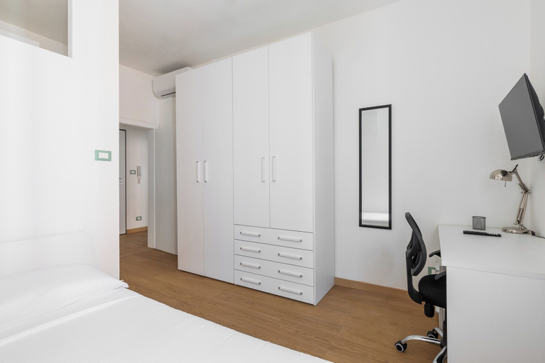 Bedroom 2, Bologna city center view by Wonderful Italy, Bologna