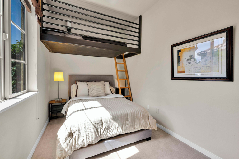 Room 3, Desert Fairway Oasis, Riverside