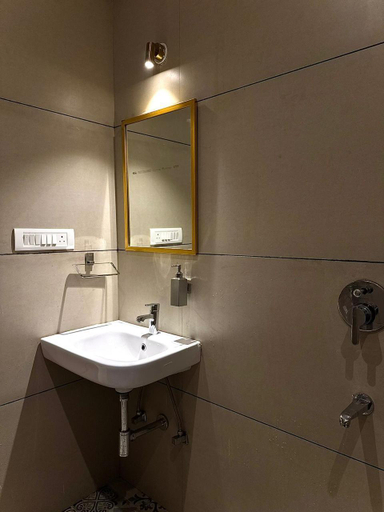 Bathroom 3, Hotel Swagatam, Kaushambi