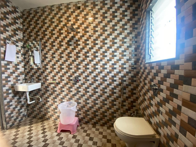 Bathroom 4, Hotel Golden Galaxy, Satara