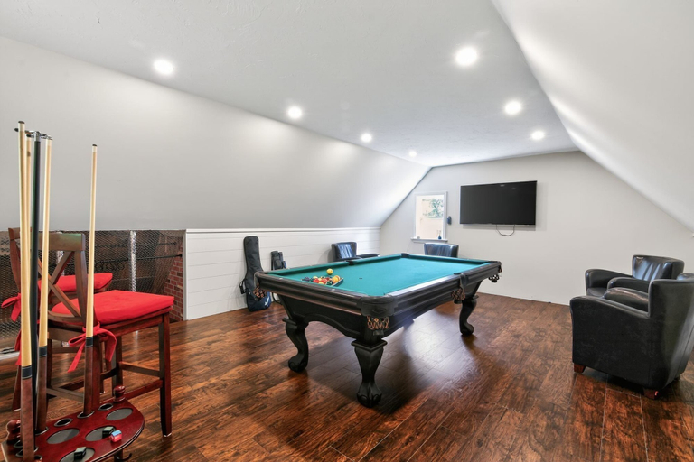 Game room 3, Ocean Views & Private Beach 3br Nature Escape 3 Bedroom Villa, Plymouth