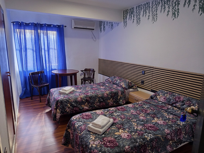 Room 2, Casa la Abuela, Valencia
