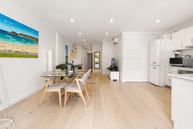 Room 2, Stylish Manly Apartment With Harbour Views, Sydney