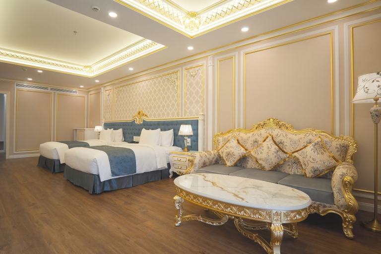 Bedroom 4, LaChateau Hotel, District 8