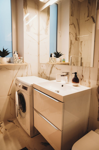 Bathroom 3, FatCat Apartments, Kraków City