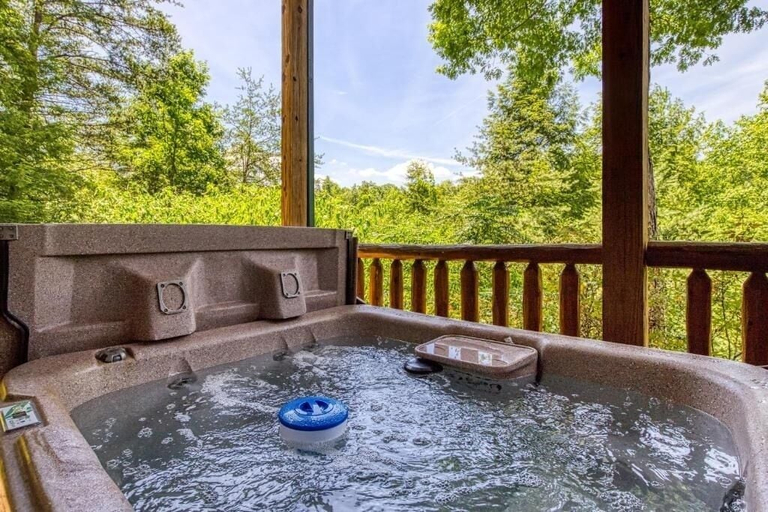 Outdoor spa tub 2, Hillbilly Hideaway 4 Bedroom Cabin, Sevier