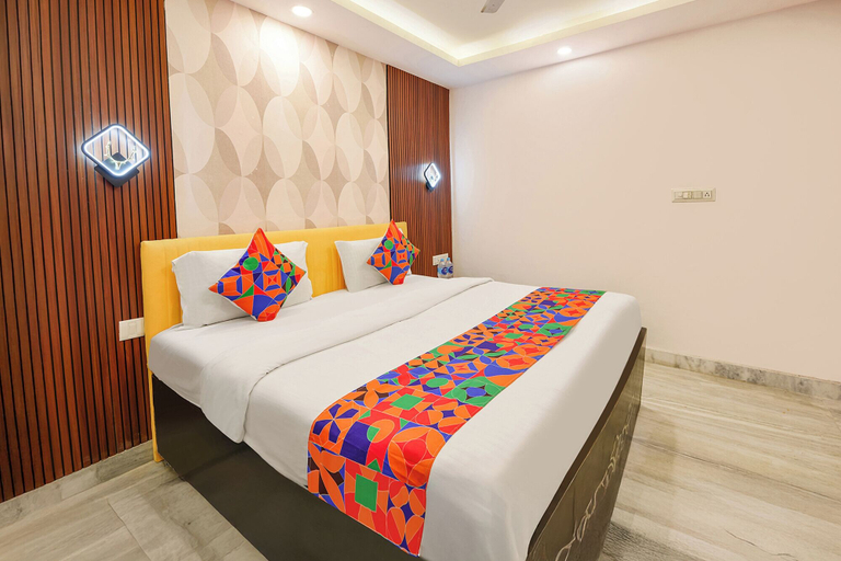 Room 2, Fabhotel Ak Continental, Delhi