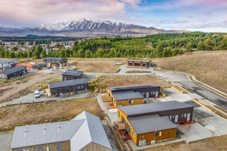 Exterior 2, Sunshine Suites, Mackenzie