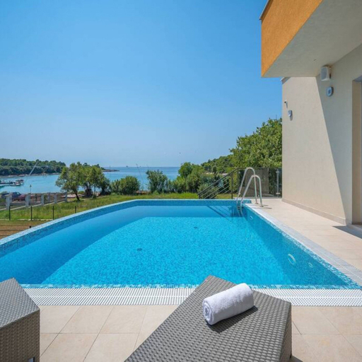 Others 5, Villa Magnolija in Pula, Pula