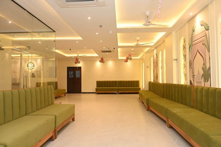 Living area 1, HOTEL ROYAL DIVINE, Varanasi