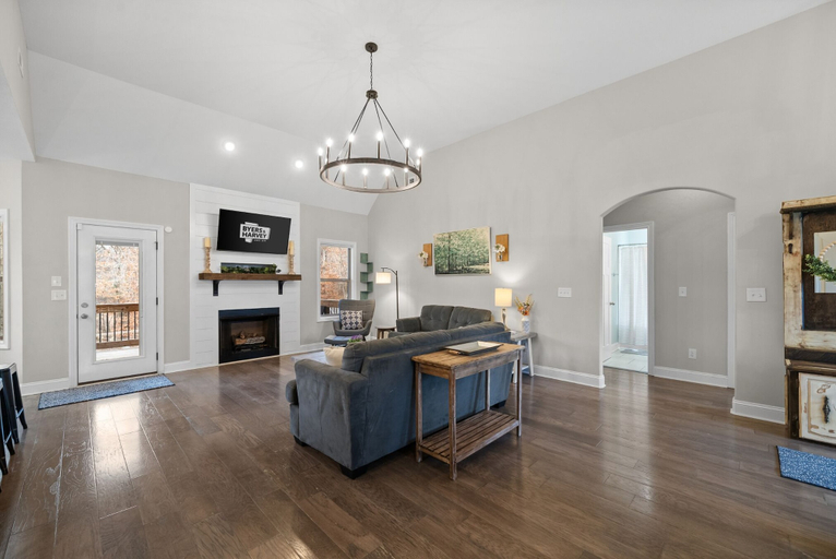 Living area 3, The Clubhouse on Colston, Montgomery