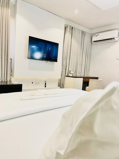 Room 5, The Bitachon Place, Shomolu