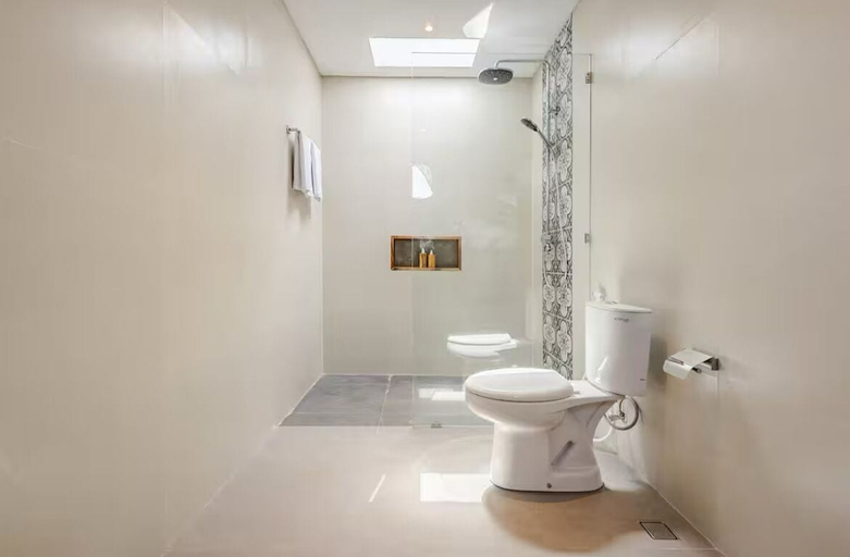 Bathroom 3, Okananda Ubud Villa, Gianyar