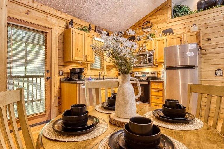 Private kitchen 3, Er80 - Can't Bear To Leave 2 Bedroom Cabin, Sevier