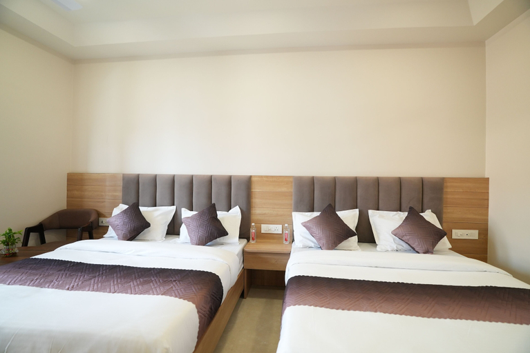 Room 5, Pearl of Varanasi, Varanasi
