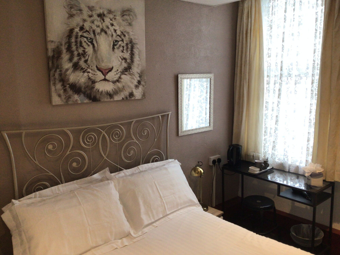 Room 3, The White Swallow Hotel, Blackpool
