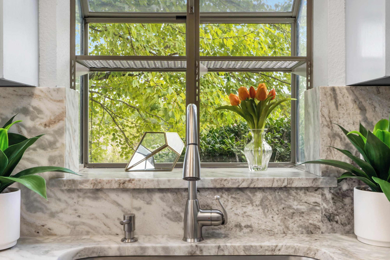 Bathroom 5, Fairway Follies Luxury Retreat, Stone