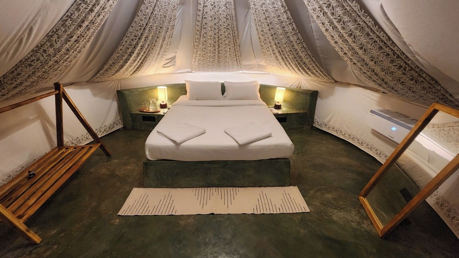 Bathroom 3, Virama Gokarna, Uttara Kannada