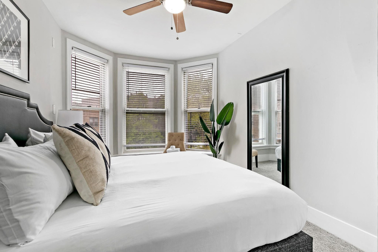 Room 1, Comfortable 3BR Apt - Lincoln 03-3, Cook