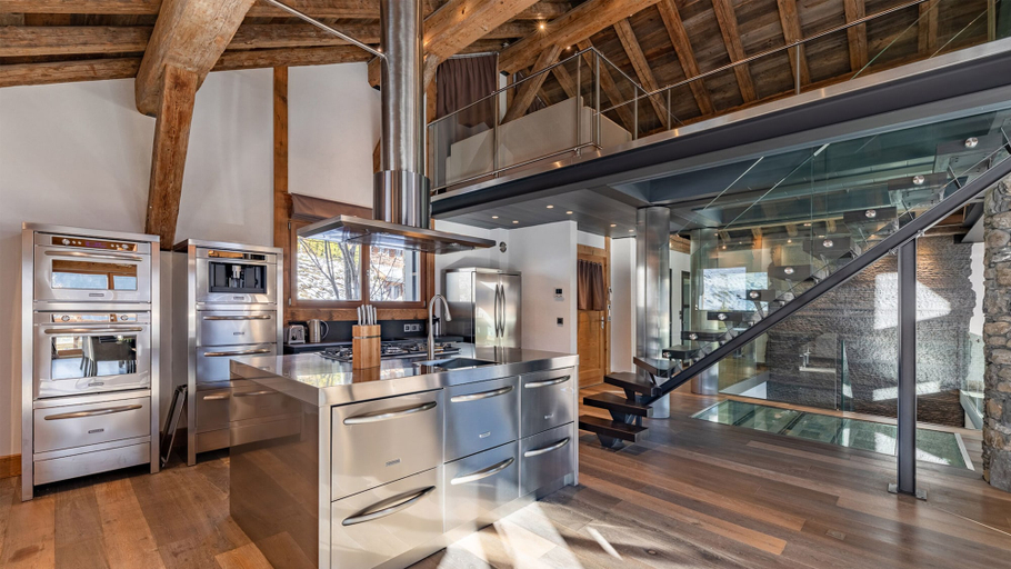 Private kitchen 2, MGM Hôtels & Résidences - Chalet Apsara, Savoie