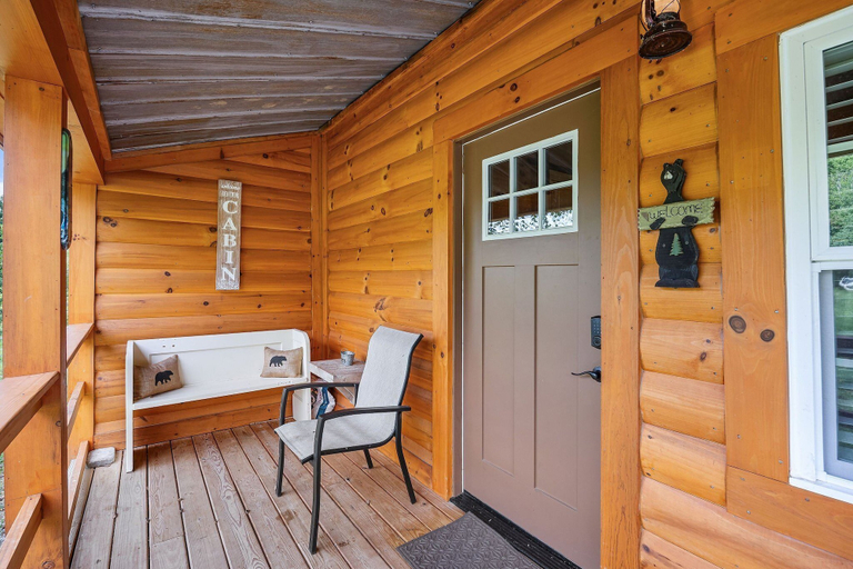 Property grounds 3, The Homestead 2 Bedroom Cabin, Cocke