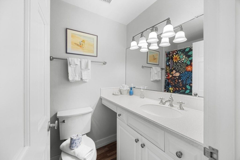 Bathroom 4, Ventura Captiva 2b 3 Bedroom Condo, Lee
