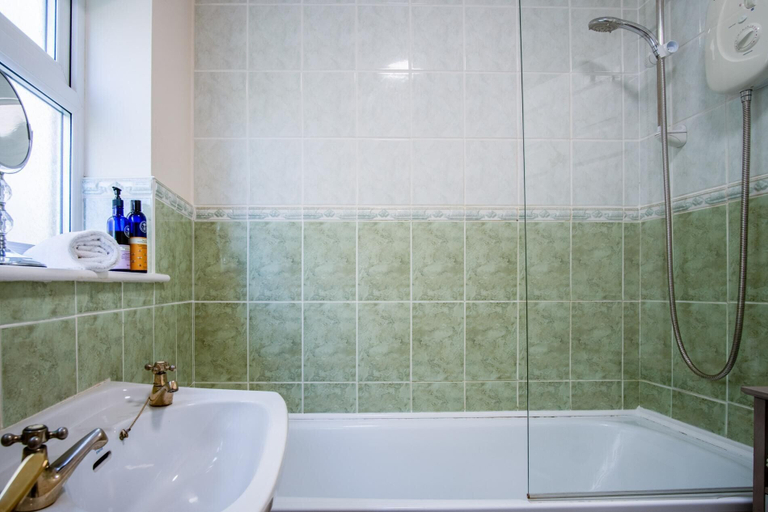 Bathroom 3, Bayview 72 - 2 Bedroom Chalet - Bayview Oxwich, Swansea